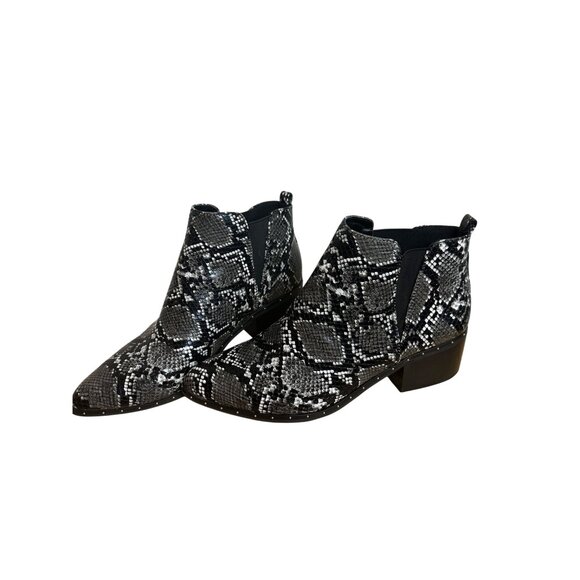 Bar III Size 8.5 Snake Skin Print Synthetic Pull On Black White Ankle Boots - Picture 8 of 15